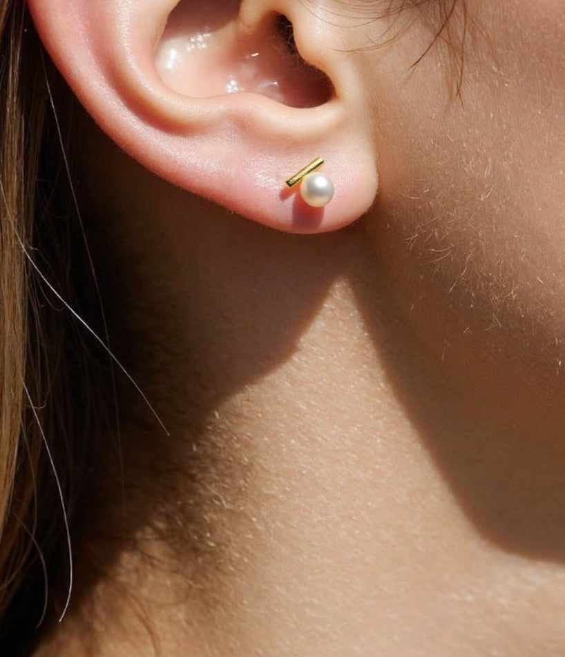 Linea Pearl Studs - ZG_PearlsS925/Sterling SliverZG_PearlsSterling silverGold