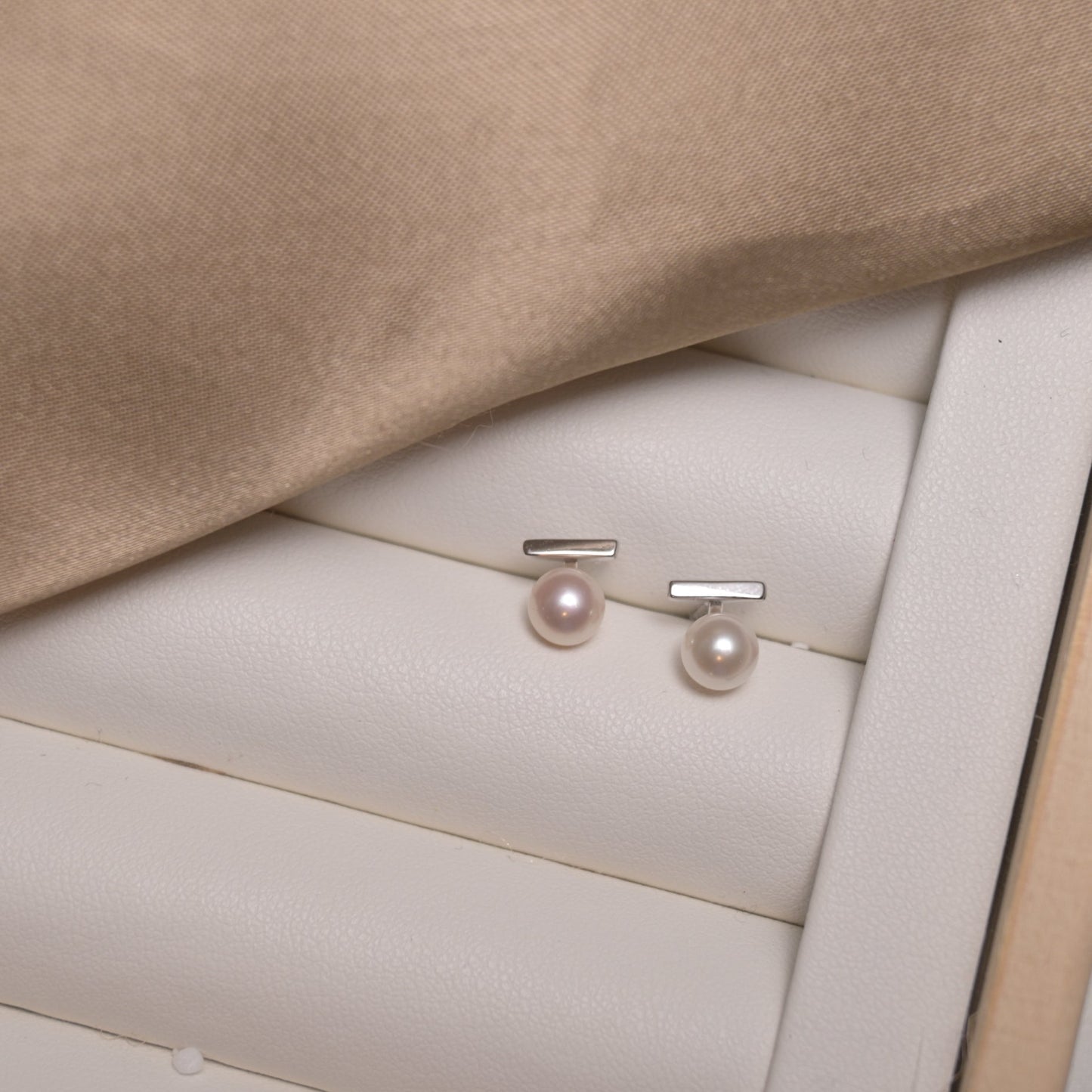 Linea Pearl Studs - ZG_PearlsS925/Sterling SliverZG_PearlsSterling silverSilver