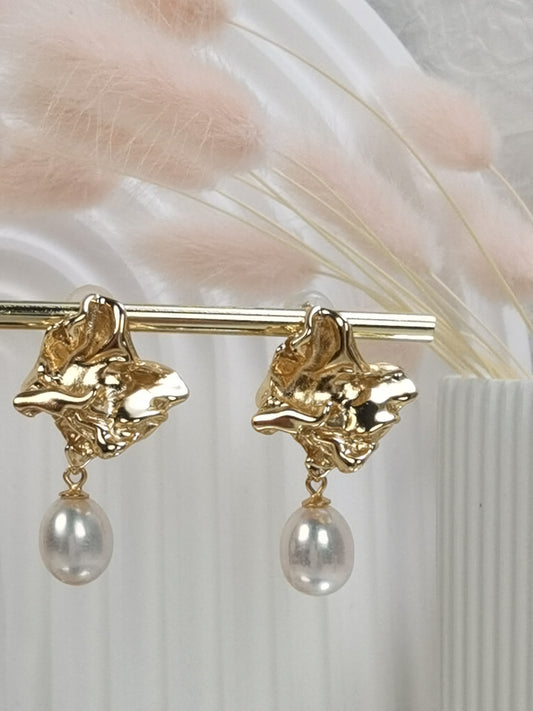 Plicated Freshwater Pearls Earring