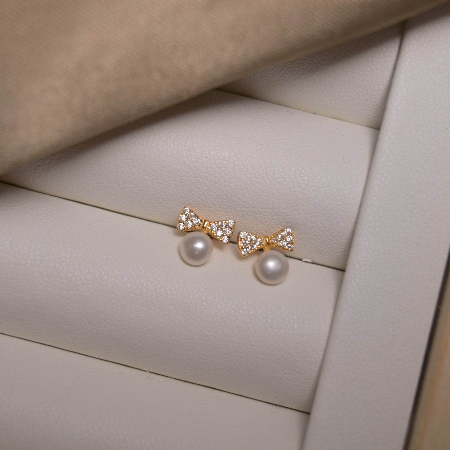 Chérie Bow Pearl Studs - ZG_PearlsS925/Sterling SliverZG_PearlsSterling silverGold