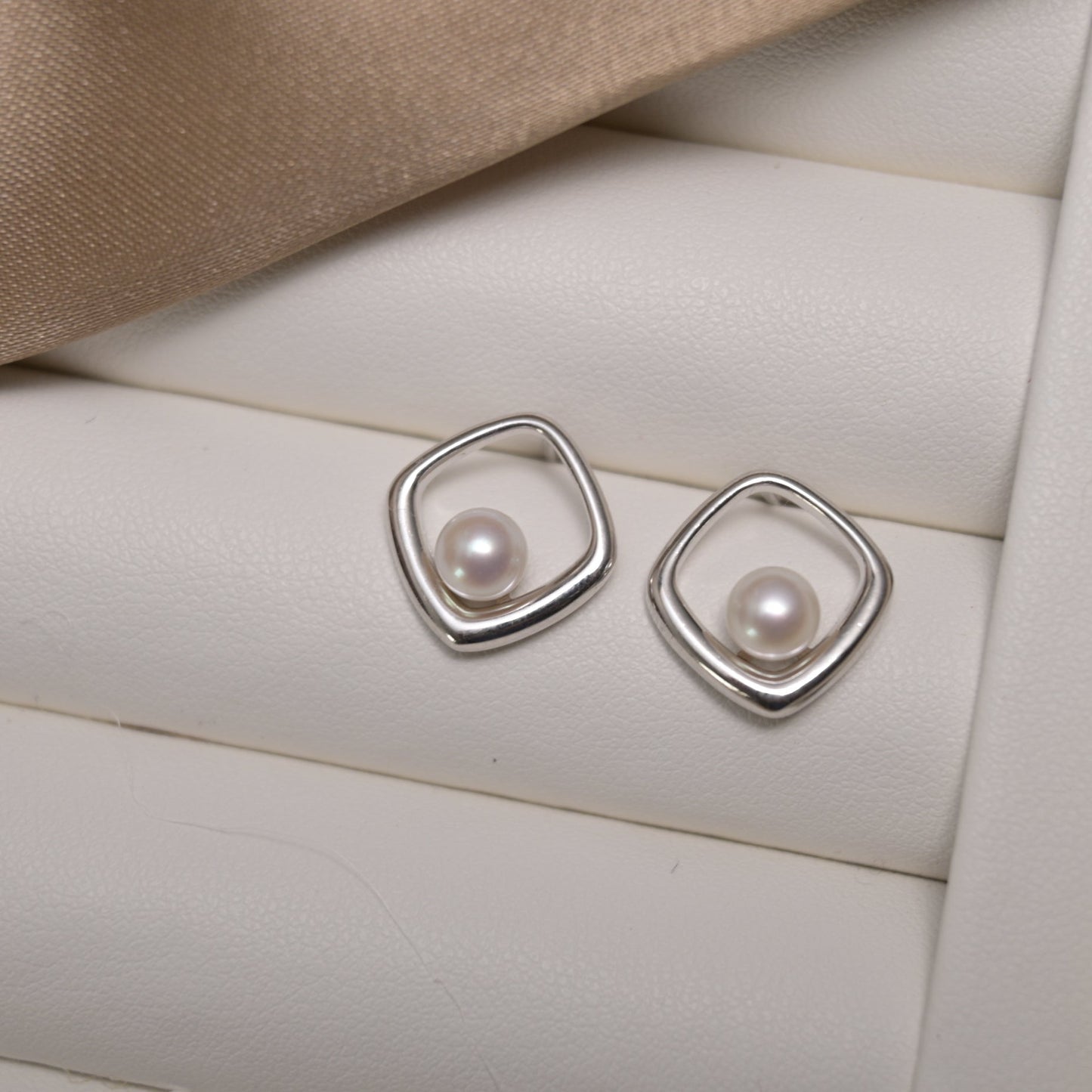 Halo Frame Pearl Studs - ZG_PearlsS925/Sterling SliverZG_PearlsSterling silverSilver
