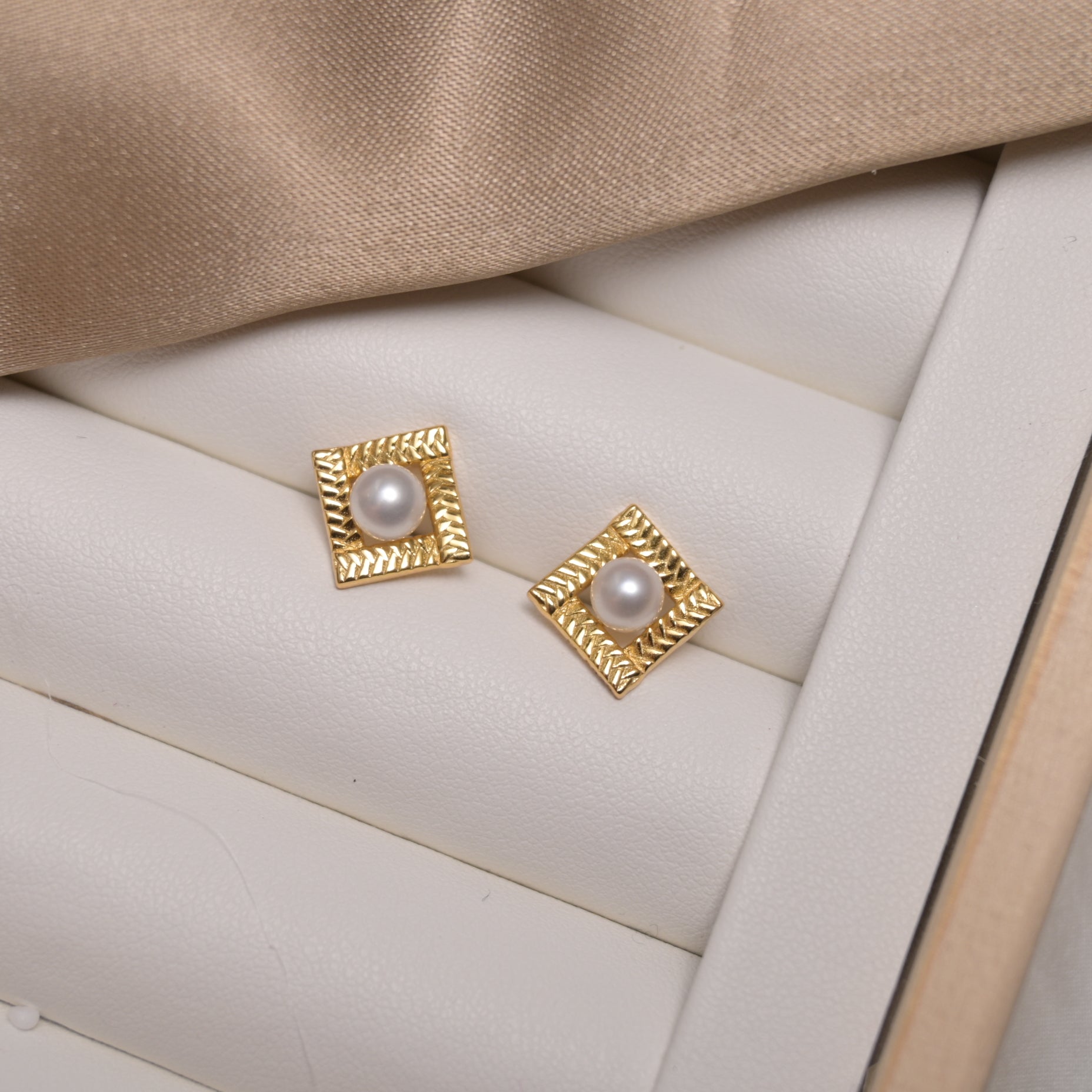 Heirloom Frame Pearl Studs - ZG_PearlsS925/Sterling SliverZG_PearlsSterling silverGold