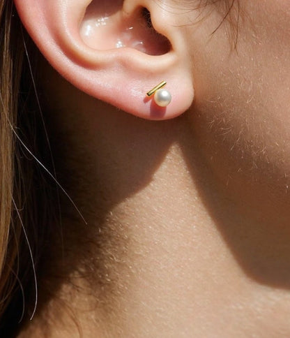 Linea Pearl Studs - ZG_PearlsS925/Sterling SliverZG_PearlsSterling silverGold