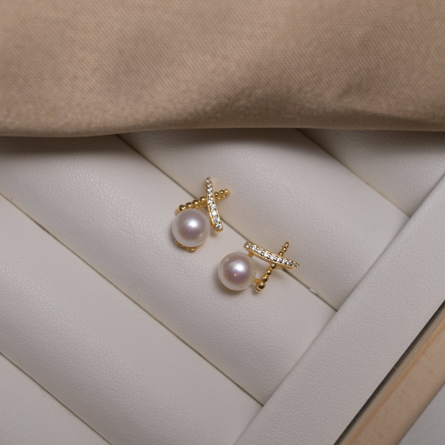 Luxe Cross Pearl Studs - ZG_PearlsS925/Sterling SliverZG_PearlsSterling silverGold